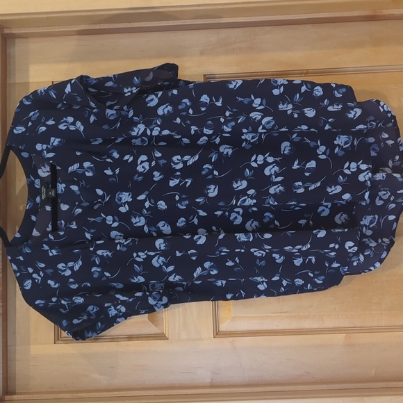 Simply vera wang floral print blue blouse - Picture 2 of 4